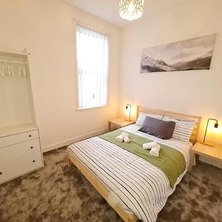 Large 3 Bed Flat, Free Parking Lägenhet Newcastle-upon-Tyne Exteriör bild