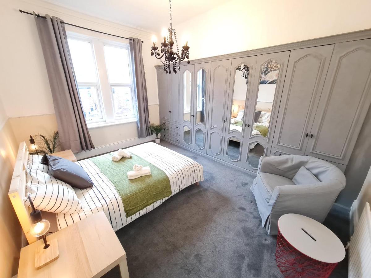 Large 3 Bed Flat, Free Parking Lägenhet Newcastle-upon-Tyne Exteriör bild