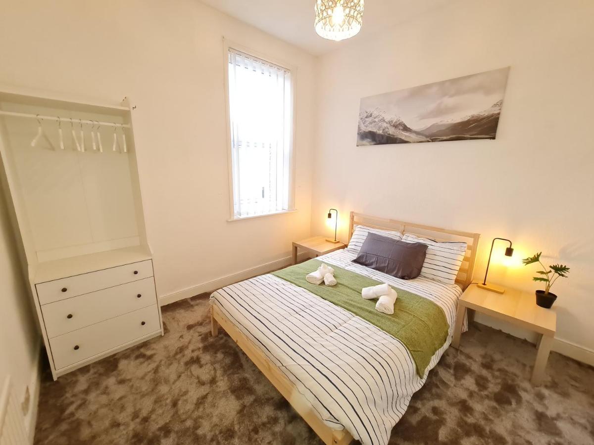 Large 3 Bed Flat, Free Parking Lägenhet Newcastle-upon-Tyne Exteriör bild