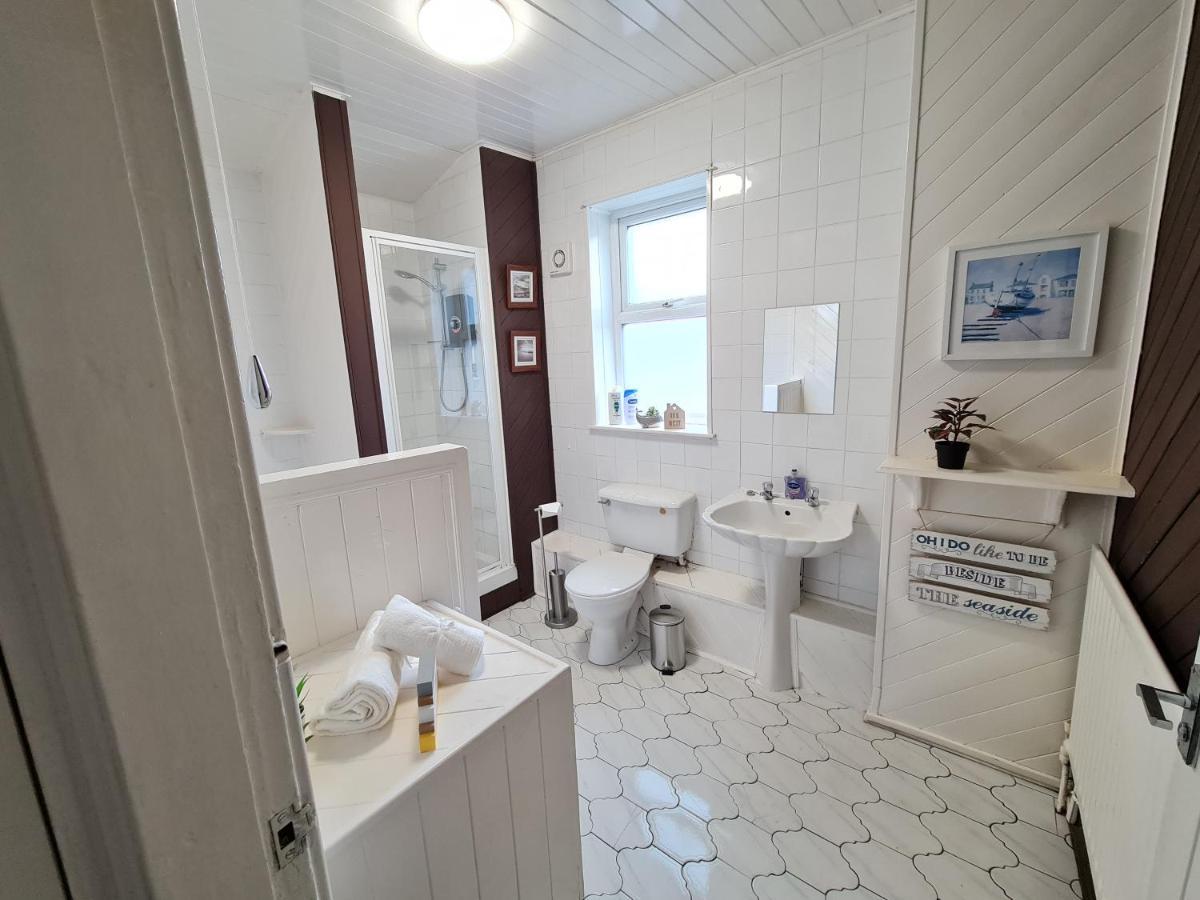 Large 3 Bed Flat, Free Parking Lägenhet Newcastle-upon-Tyne Exteriör bild