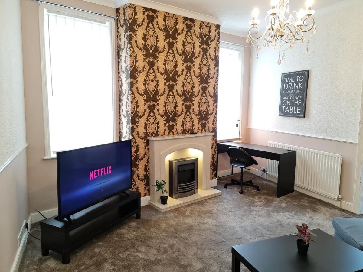 Large 3 Bed Flat, Free Parking Lägenhet Newcastle-upon-Tyne Exteriör bild