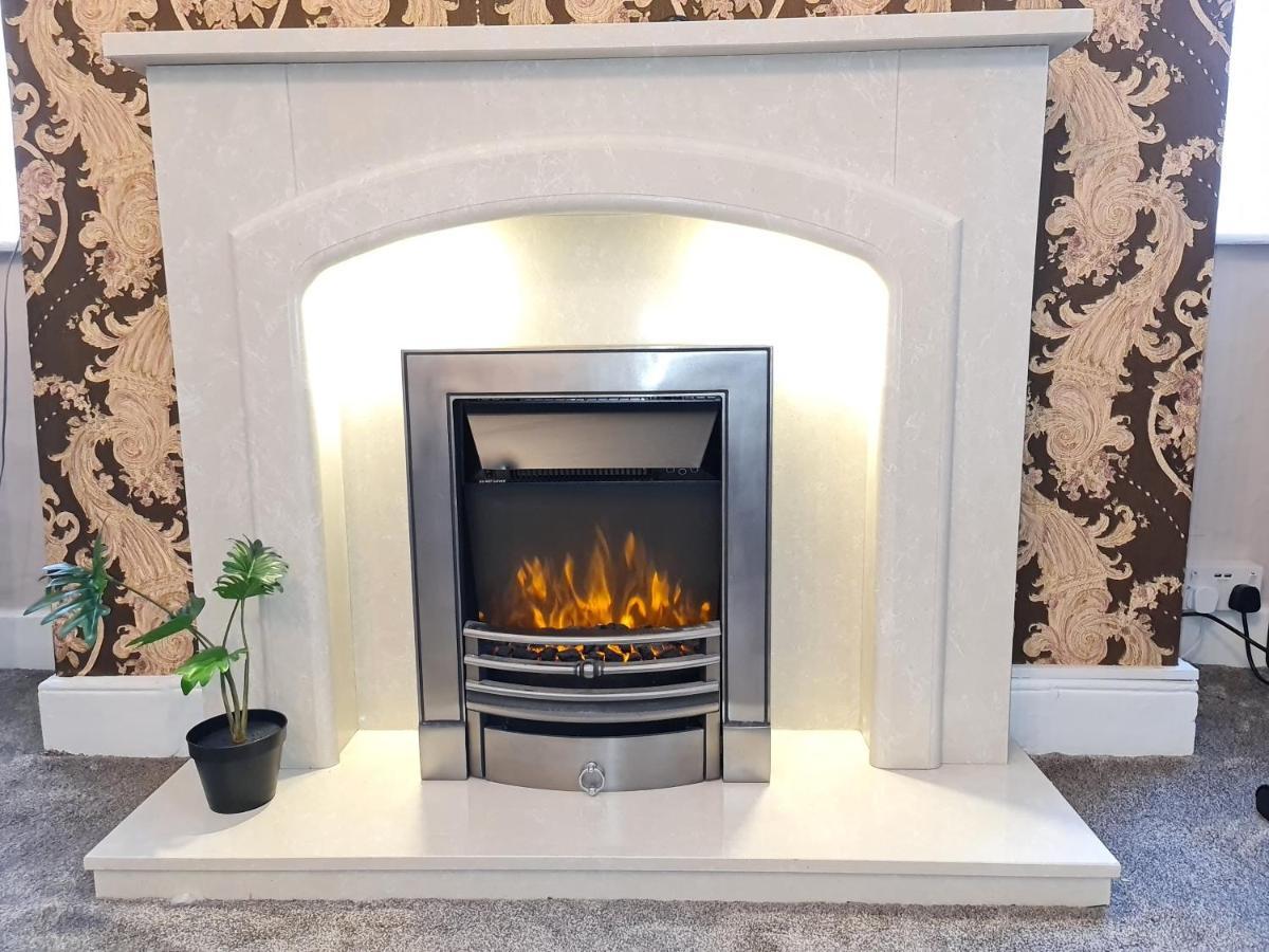 Large 3 Bed Flat, Free Parking Lägenhet Newcastle-upon-Tyne Exteriör bild