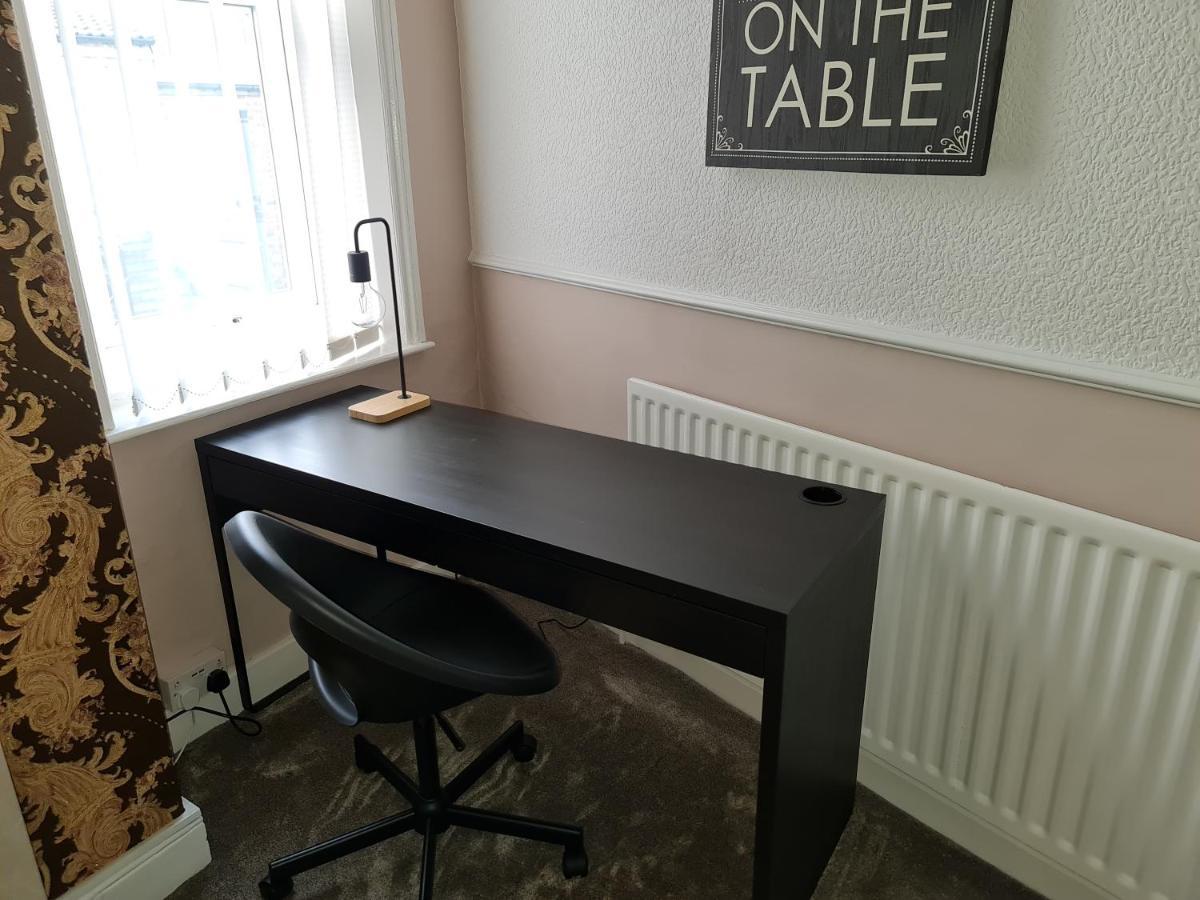 Large 3 Bed Flat, Free Parking Lägenhet Newcastle-upon-Tyne Exteriör bild