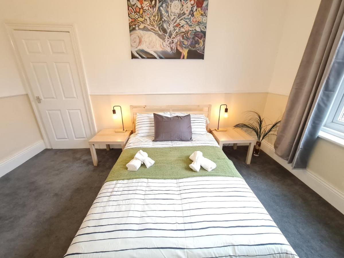 Large 3 Bed Flat, Free Parking Lägenhet Newcastle-upon-Tyne Exteriör bild